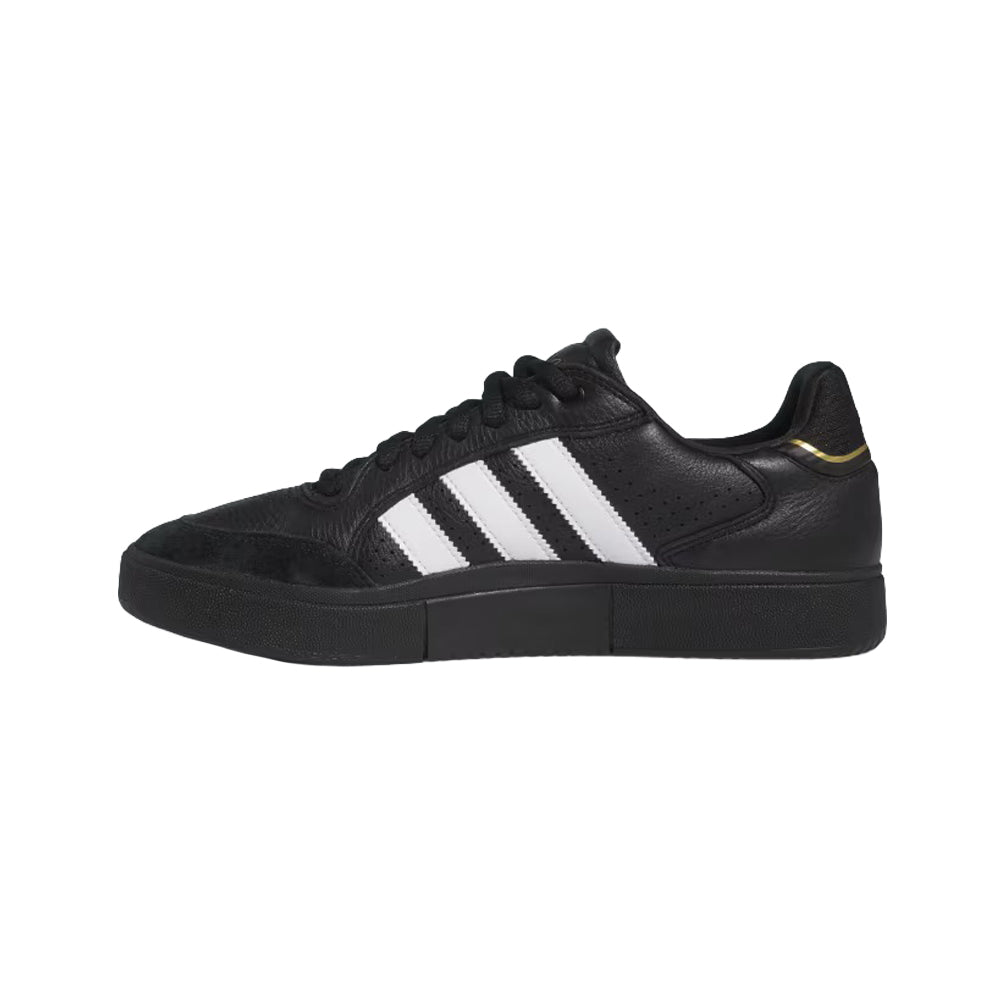 adidas skateboarding ie3124 tyshawn low shoes core blackcloud whitegold metallic
