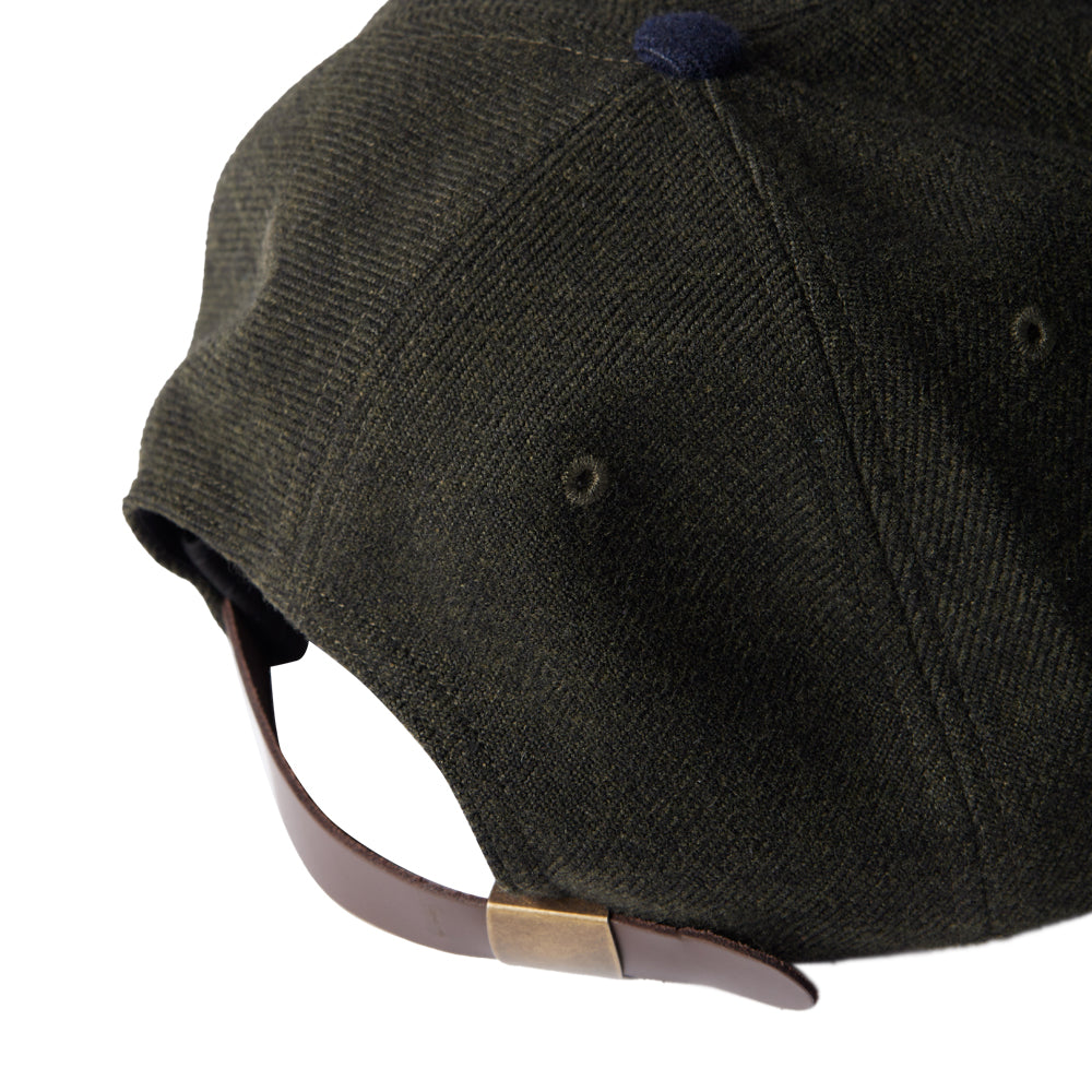 by parra 51275 stupid strawberry 6 panel hat hunter green