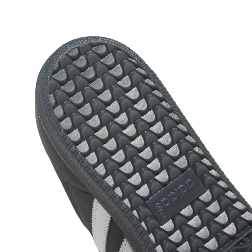 adidas skateboarding id7339 fa samba core blackcloud whitegold metallic