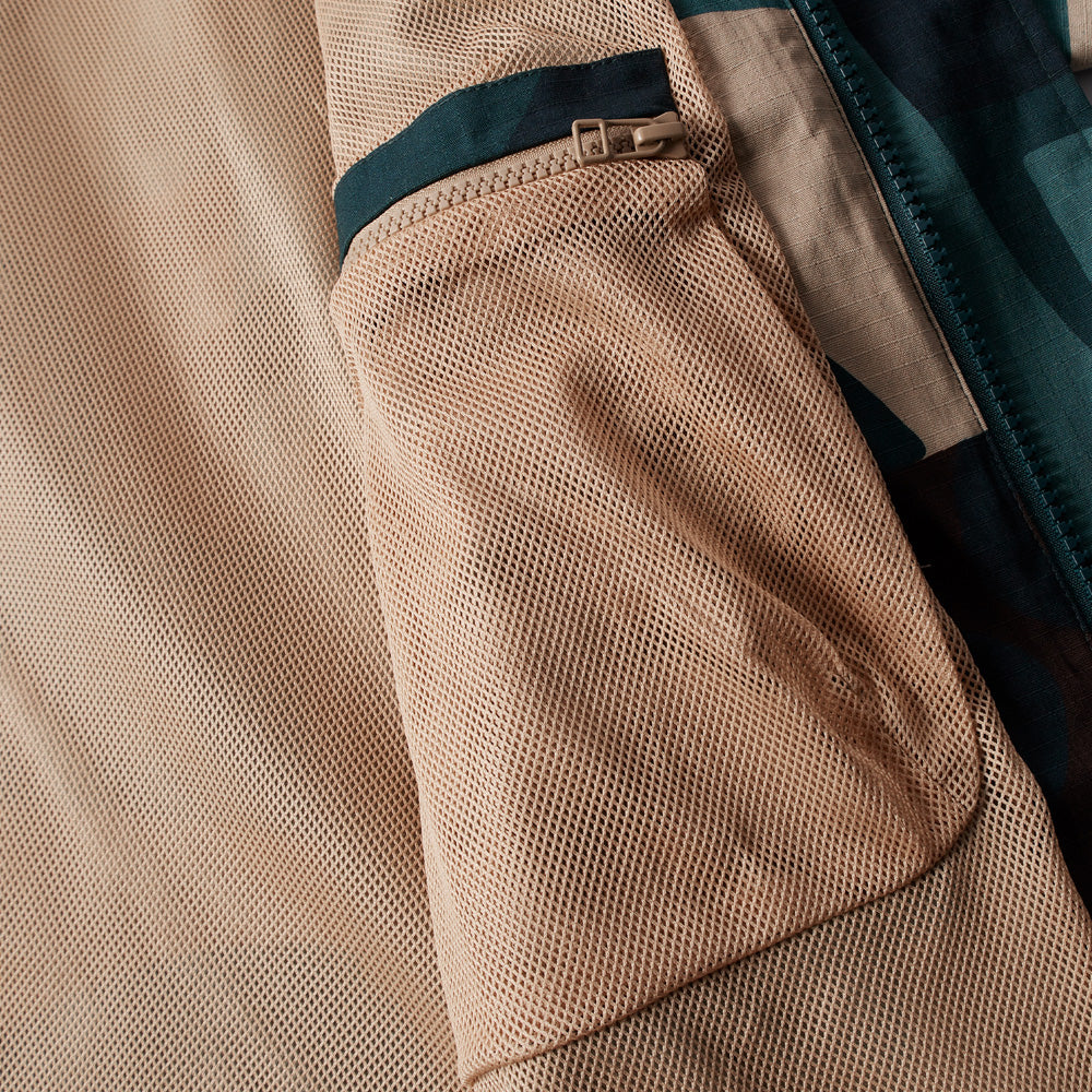 BY PARRA DISTORTED CAMO JACKET // GREEN. – Collateral
