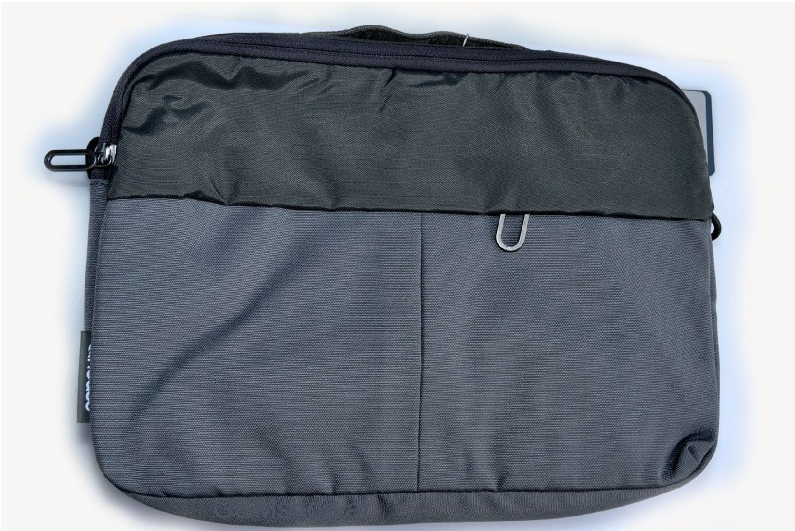 INCASE CAMPUS BRIEF 13"  // CHARCOAL/WASHED CHARCOAL