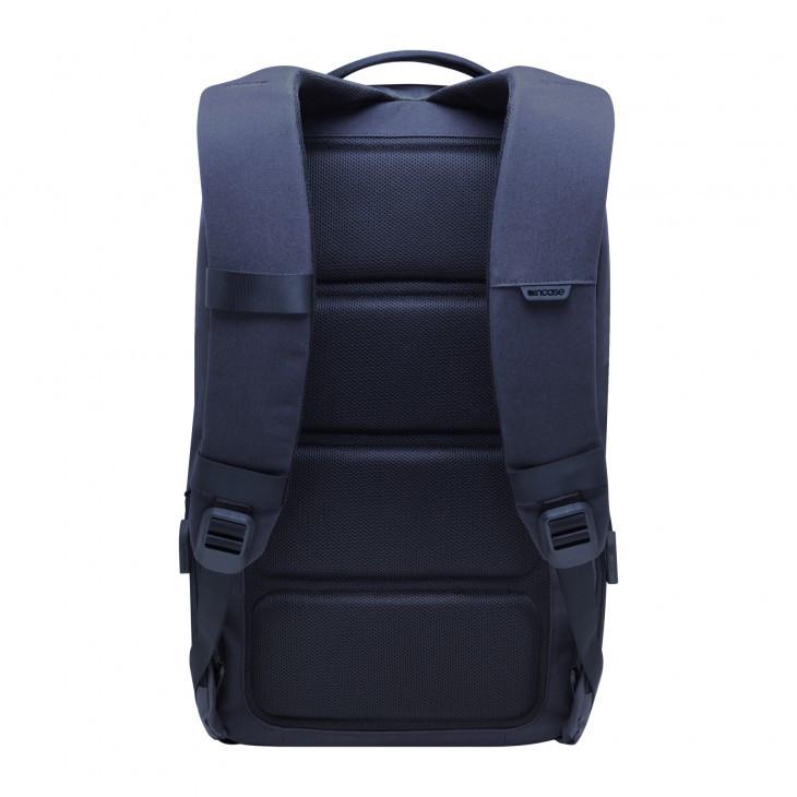 incase City Backpack // NAVY-The Collateral